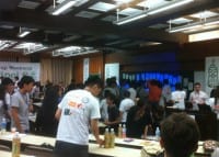 Teams forming at Startup Weekend Taipei.